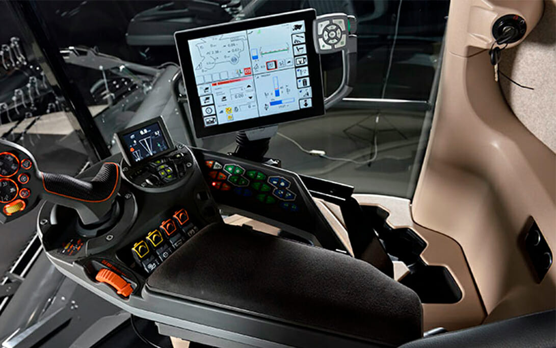 Fendt IDEAL Combine in-cab