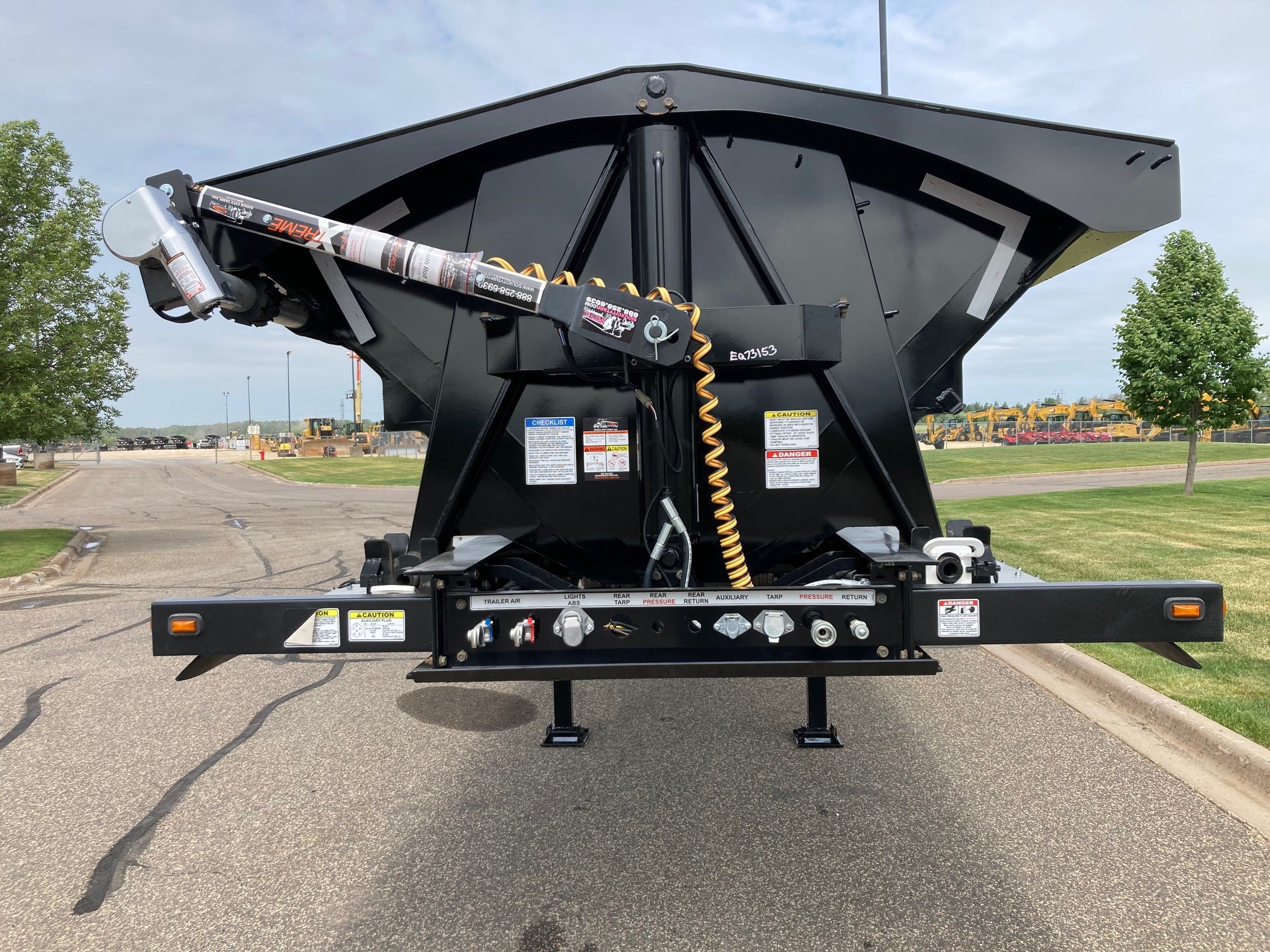 SDI-426-3 Tri Axle Spread Trailer