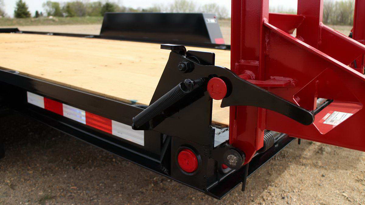 close up of a red and black towmaster trailer