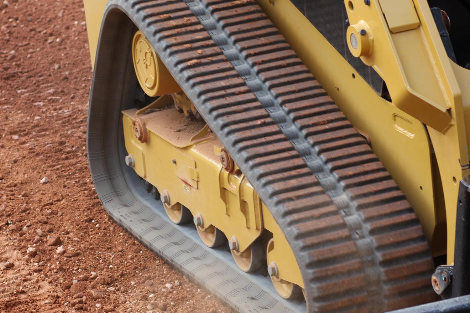 CAT-skid-steer-for-rental Rental CAT skid machine with all-terrain tracks