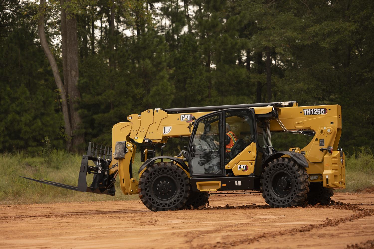CAT-telehandlers-for-rent Telehandler from CAT for rent on commercial sites
