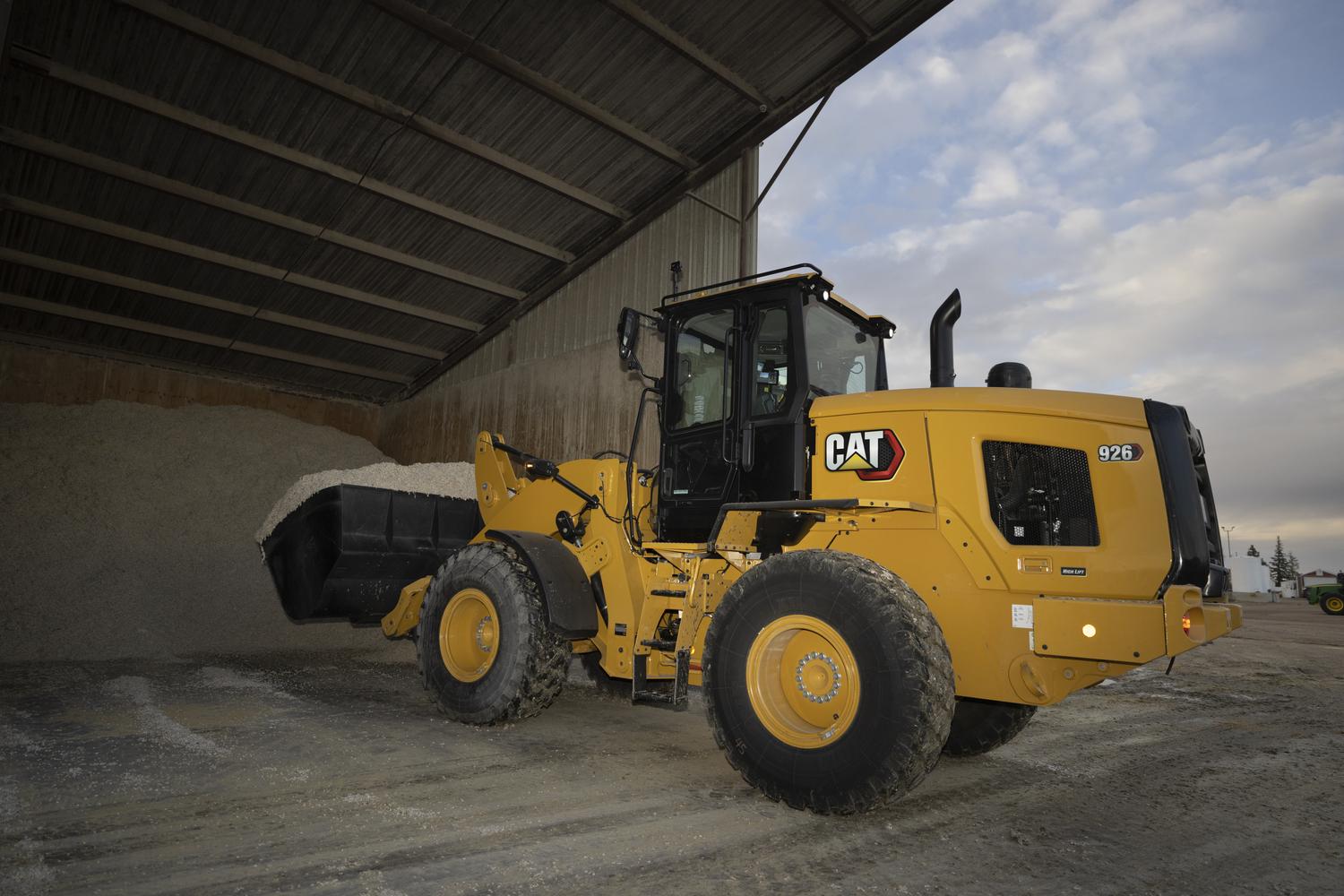 Equipment-loaders-from-CAT Rented CAT equipment for loading