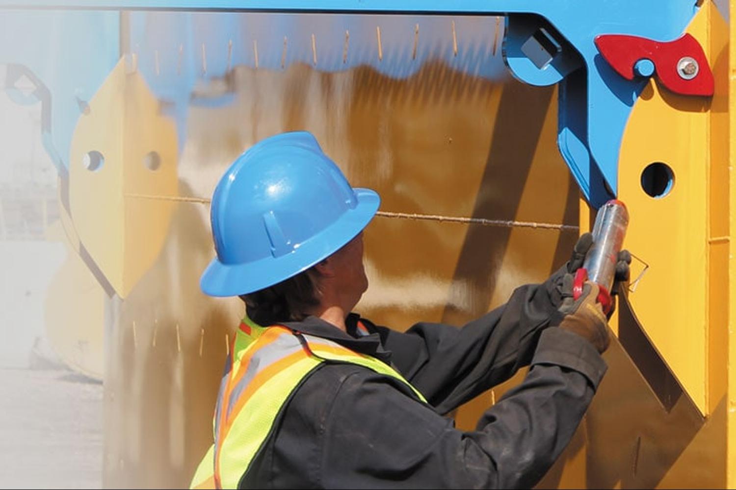 man-assembling-rented-trench-box dedicated support