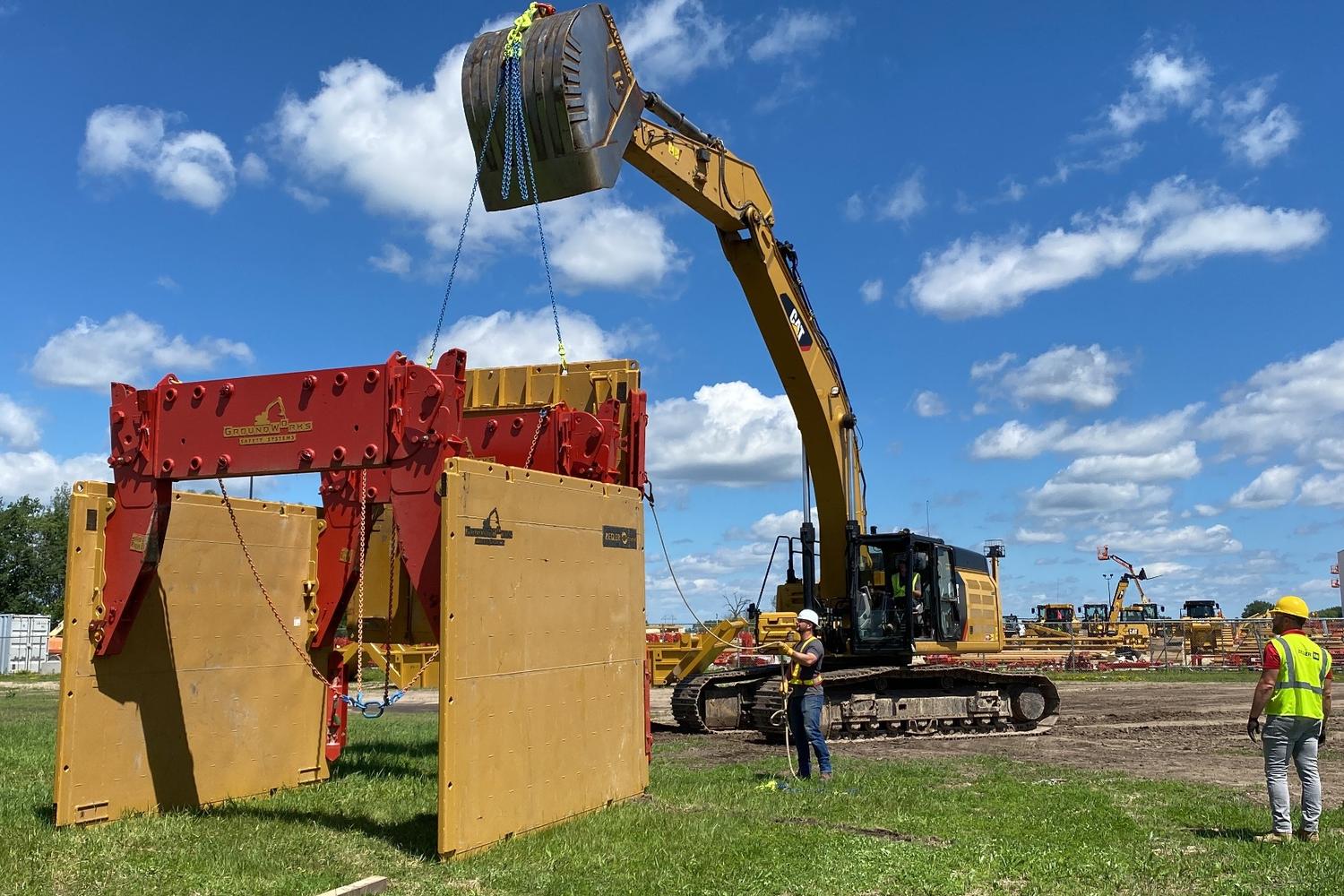 rental_trench_box_high_arch Large trench box installation